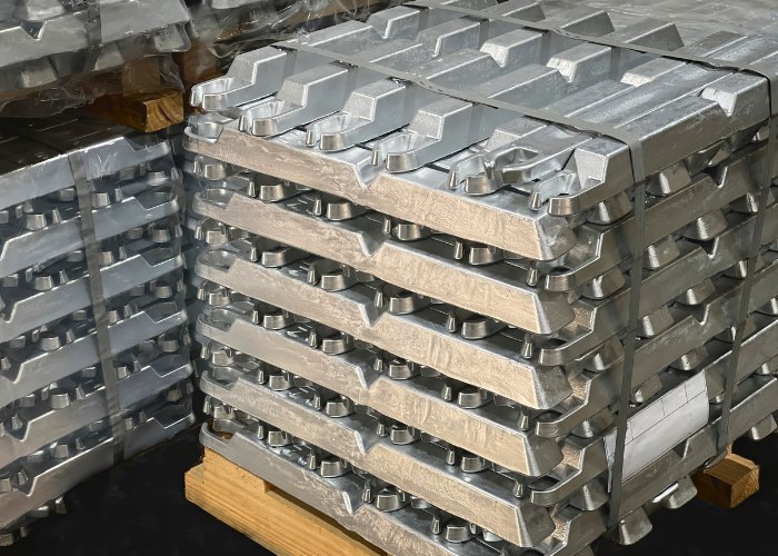 overlapping-aluminum-ingots