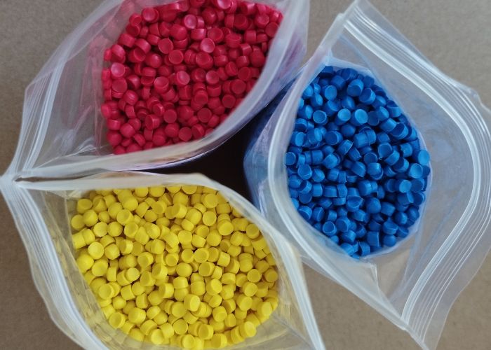 polycarbonate-colored-granules