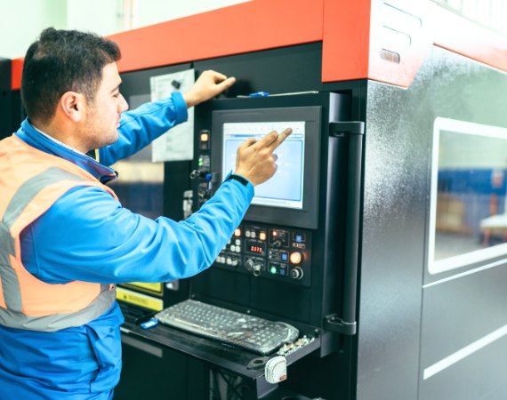 CNC-Machining-Worker