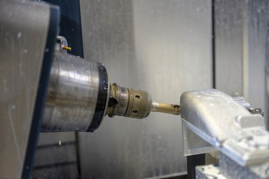 using-5-axis-machining-technology-to-process-aluminum-motorcycle-parts