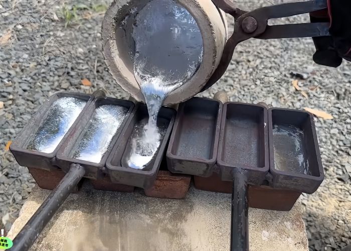 aluminum-melting-furnace-scene-aluminum-melting-point