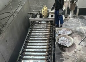 workers-operating-aluminum-molten-billet-aluminum