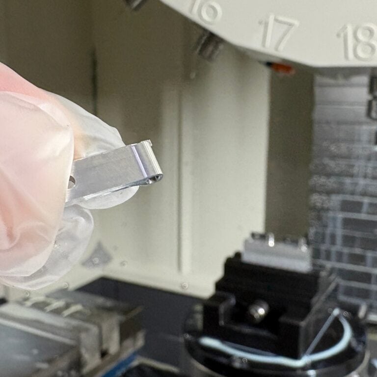 304-stainless-steel-milling-cnc-machining-electronics-small-batch