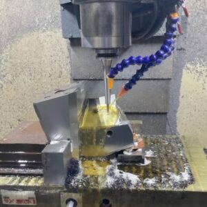 Longitudinal milling for long grooves in machine parts