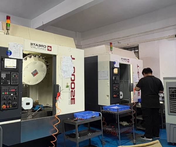 CNC milling aluminum components with high precision and smooth surface finish