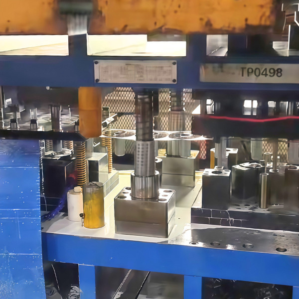 Deep draw stamping machines forming seamless hollow components like housings and cups