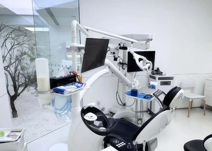 Acrylic components used in medical industry applications such as equipment covers and enclosures