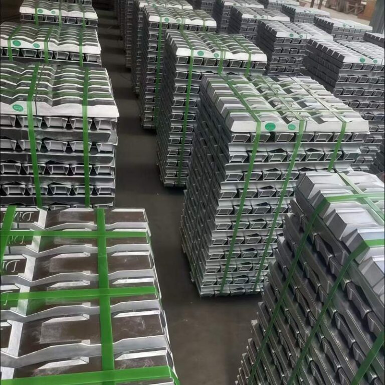 Stacked aluminum ingots raw material used for CNC machining and aluminum alloy manufacturing