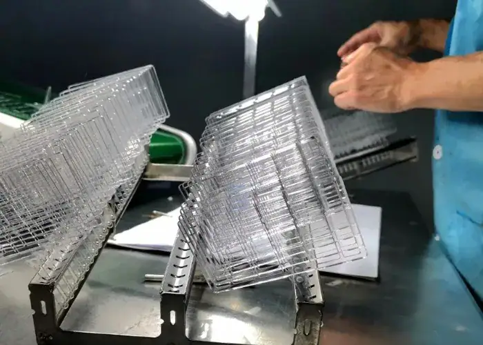 Vapor polishing treatment enhancing transparency and surface quality of CNC PC parts