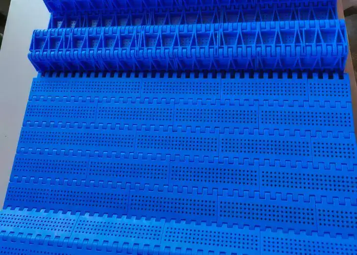 Injection molded Delrin chain plate conveyor belt for food industry applications