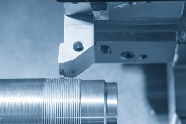CNC lathe thread cutting of metal shaft parts