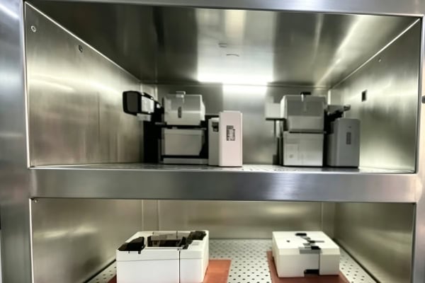 CNC machining of plastic laboratory equipment accessories
