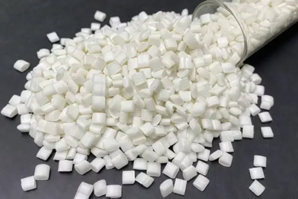 CNC machining of white plastic parts