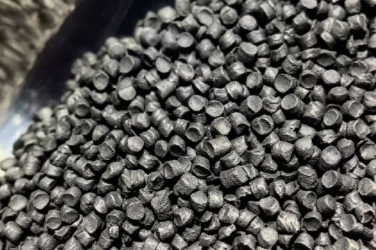 Is CNC machining suitable for small-batch plastic parts processing?