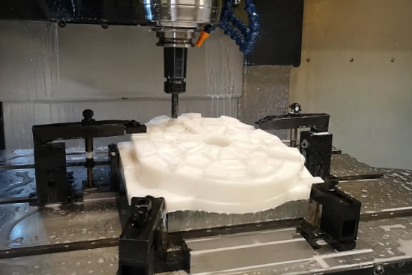 CNC machining of white plastic parts