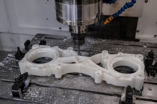 CNC machining scenario for plastic parts of insulating bracket assembly