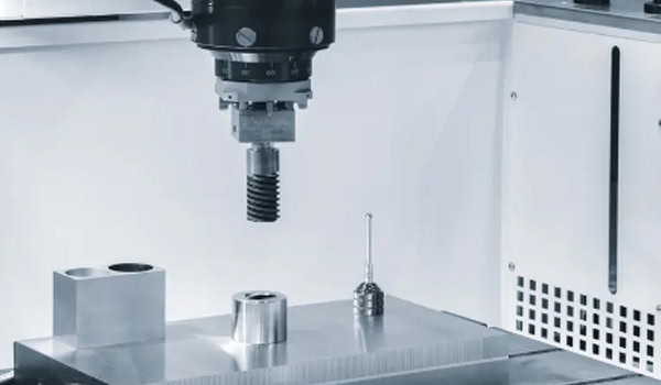 Industrial metal processing CNC milling cutting process