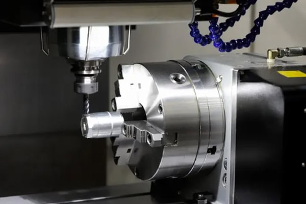 CNC gantry machining center heavy metal milling workshop.