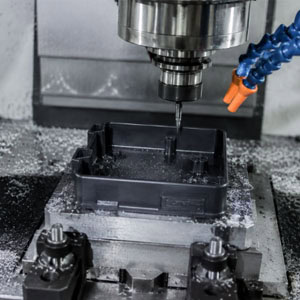 Quais são as vantagens da usinagem CNC para carcaças de carregadores de plástico?